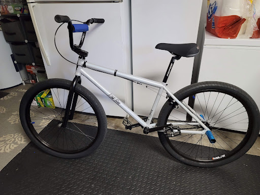 Bicycle Store «Two Wheeler Dealer», reviews and photos, 4408 Wrightsville Ave, Wilmington, NC 28403, USA