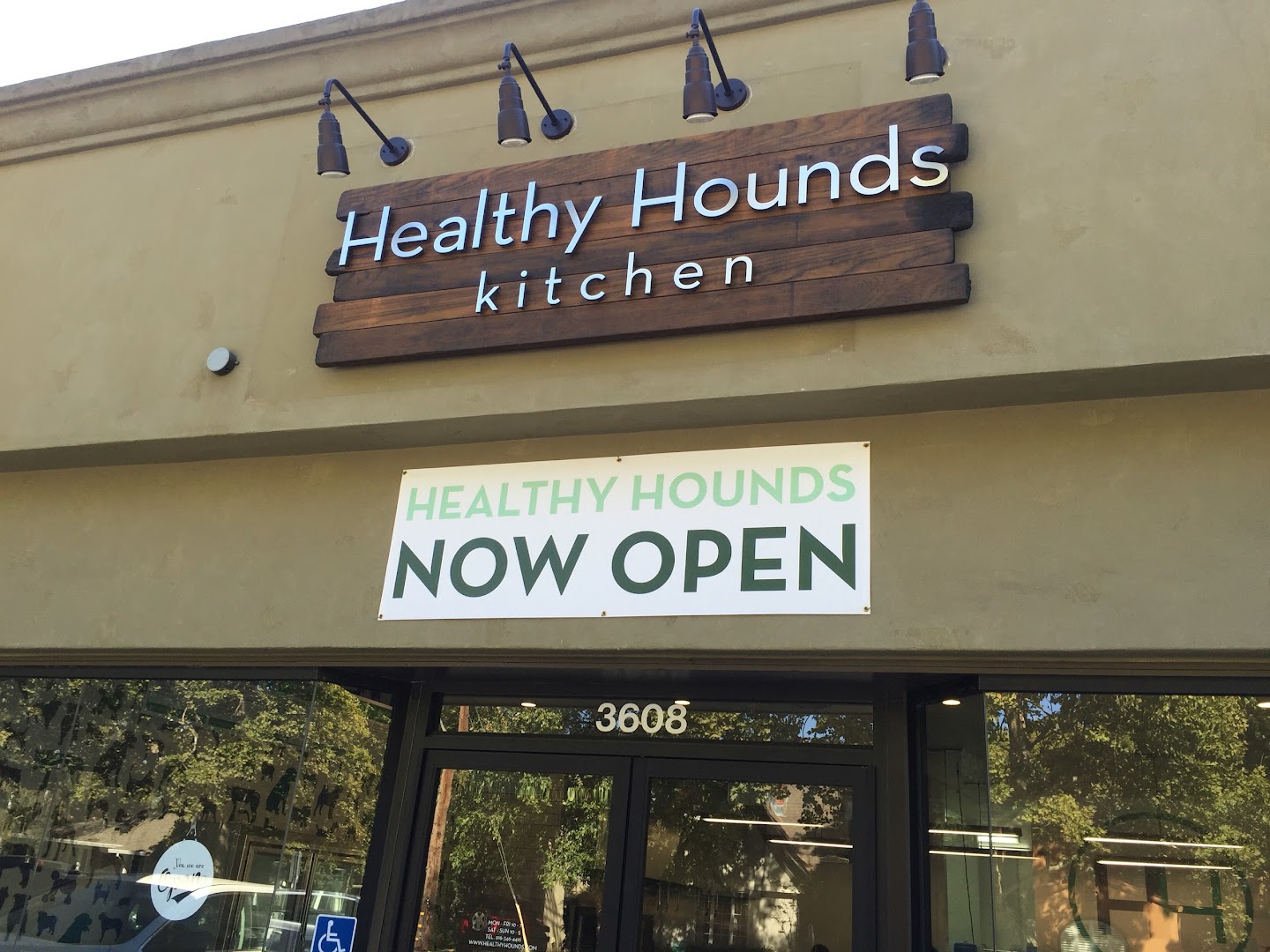 Healthy Hounds Kitchen