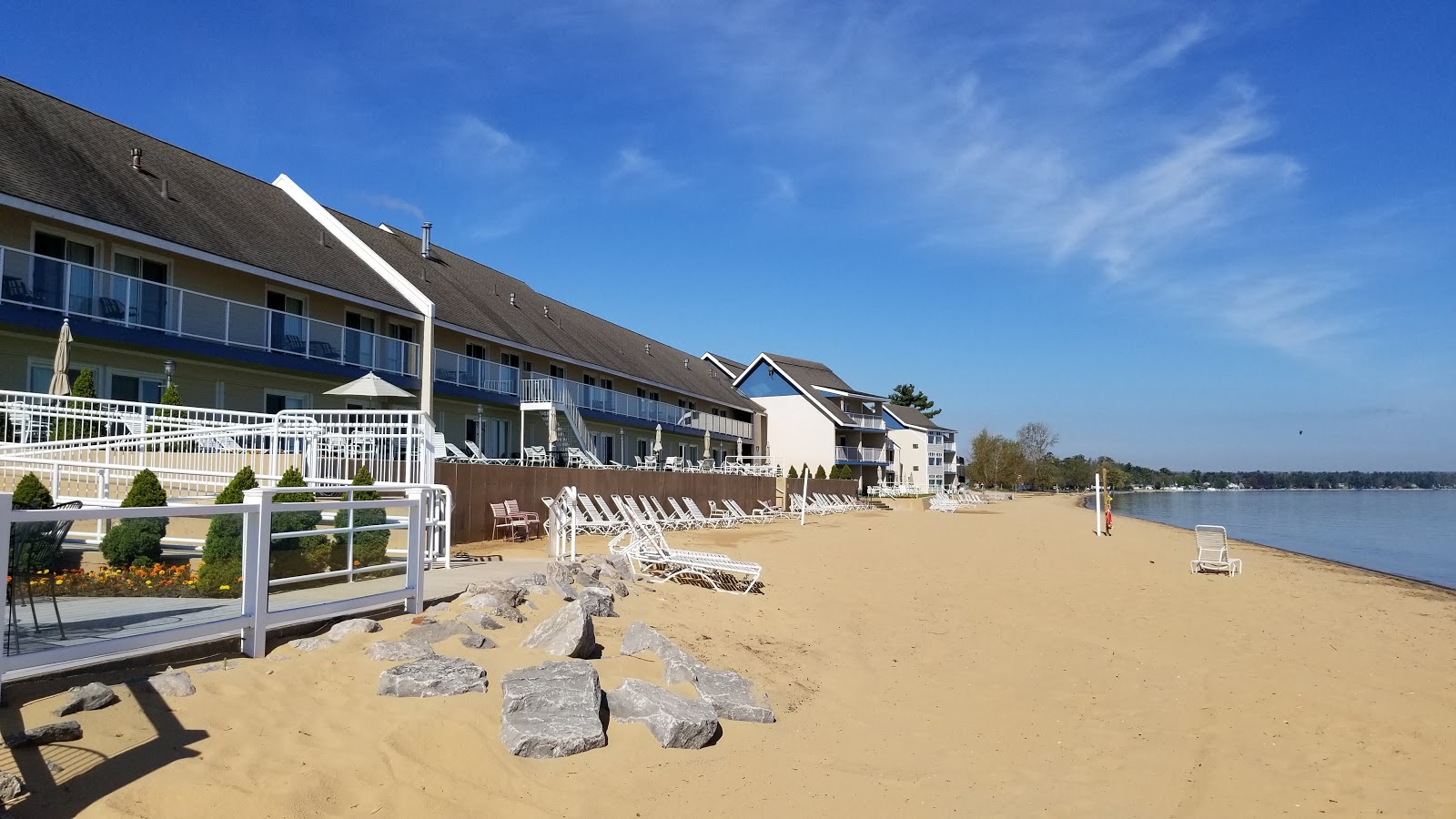Traverse City State Park Beach'in fotoğrafı geniş plaj ile birlikte