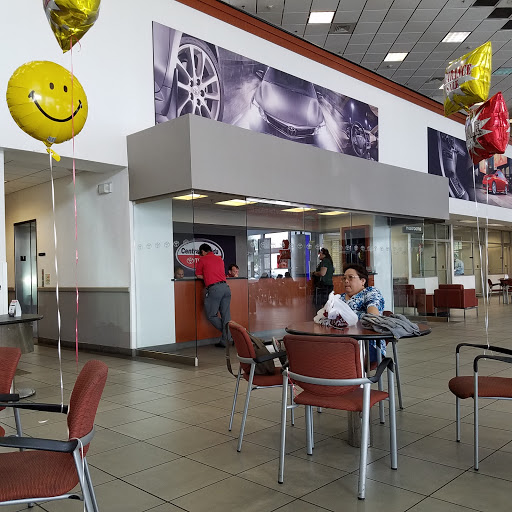 Toyota Dealer «Central Florida Toyota», reviews and photos, 11020 S Orange Blossom Trail, Orlando, FL 32837, USA
