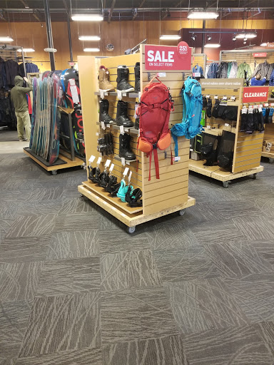 Camping Store «REI», reviews and photos, 766 E Big Beaver Rd, Troy, MI 48083, USA