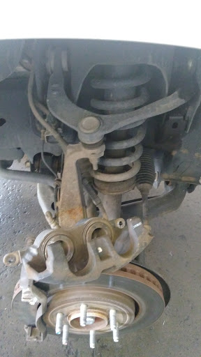 Auto Repair Shop «Meineke Car Care Center», reviews and photos, 2401 Westown Pkwy, West Des Moines, IA 50266, USA