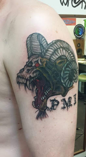 Tattoo Shop «Lost Soul Tattoo & Piercing», reviews and photos, 2609 Wilmington Pike, Dayton, OH 45419, USA