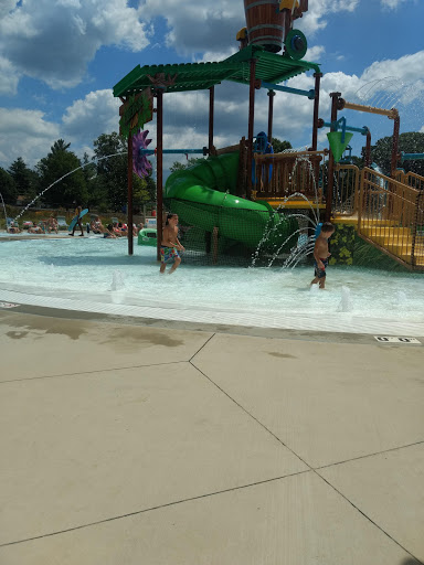 Swim Club «Crystal Lake Park Family Aquatic Center», reviews and photos, 1401 N Broadway Ave, Urbana, IL 61801, USA