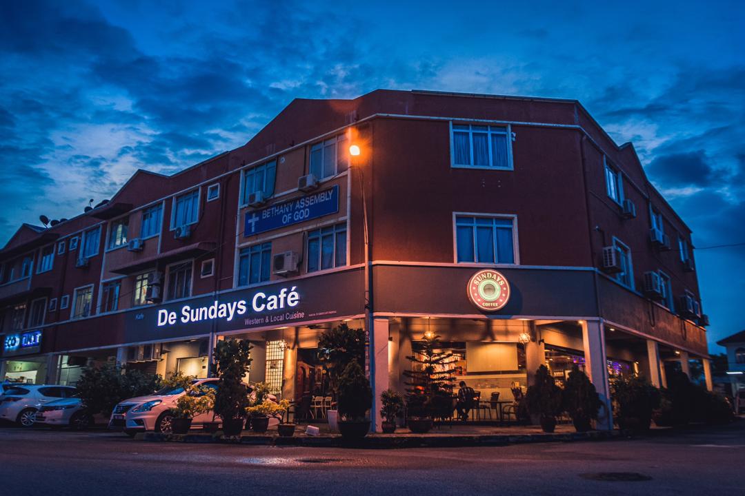 De Sundays Café