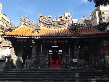 Dadaocheng Cisheng Temple