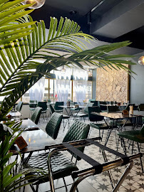 Atmosphère du Restaurant halal Tomahawk Restaurant à Courbevoie - n°12