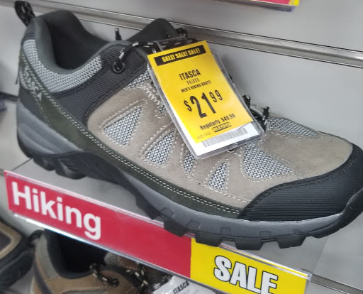 Sporting Goods Store «Big 5 Sporting Goods - Olympia», reviews and photos, 909 Cooper Point Rd SW, Olympia, WA 98502, USA