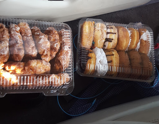 Donut Shop «Maple Donuts», reviews and photos, 50 Robinhood Dr, Goldsboro, PA 17319, USA