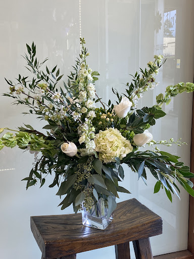 Florist «Lake O. Floral», reviews and photos, 397 N State St, Lake Oswego, OR 97034, USA