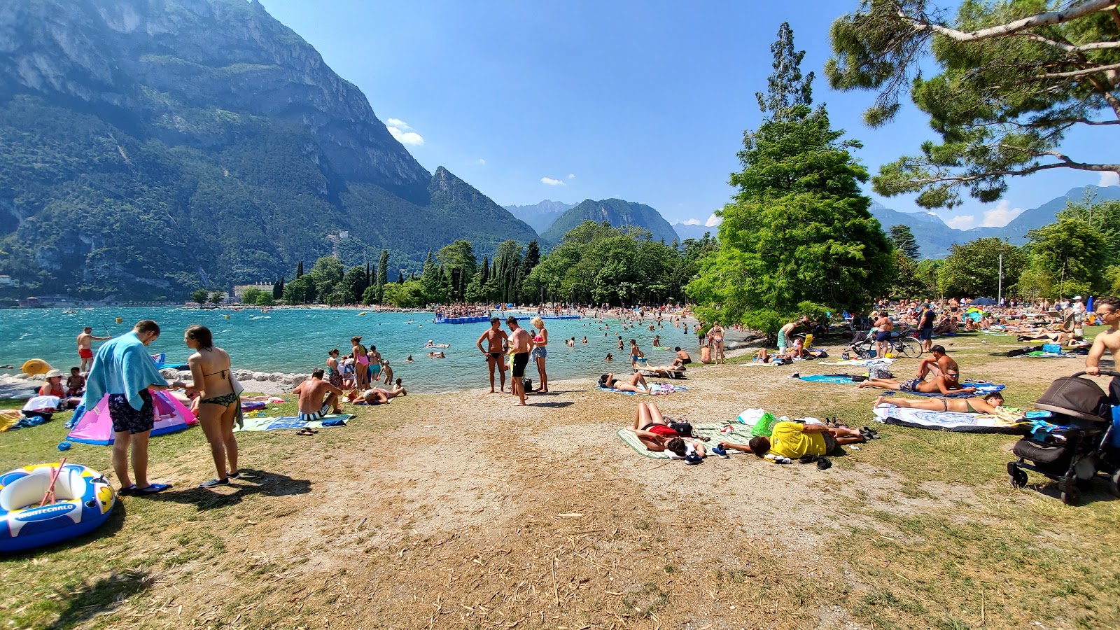Foto von Sabbioni Strand mit kleine, graue kiesel Oberfläche