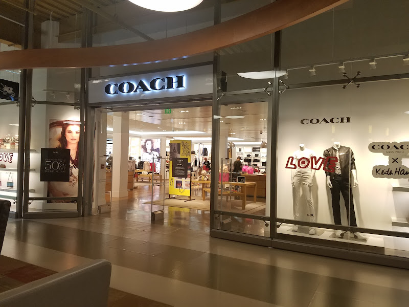 COACH Outlet Hours Today, Opening, Closing, Saturday, Sunday