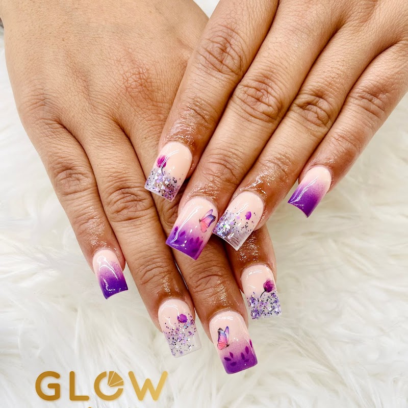 GLOW ME & NAILS