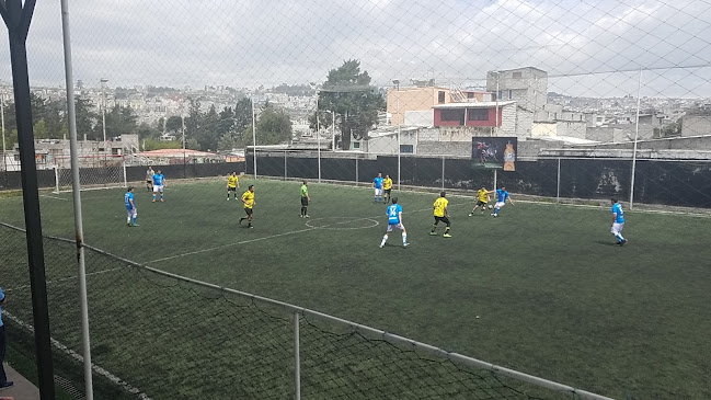 Strikers Soccer Company - Quito