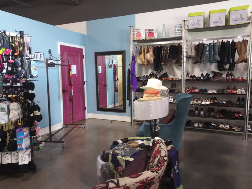 Thrift Store «Good Threads Goodwill Boutique», reviews and photos, 7366 N Oracle Rd #190, Tucson, AZ 85704, USA