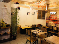 Atmosphère du Restaurant vietnamien Le Petit Hanoi à Marseille - n°3