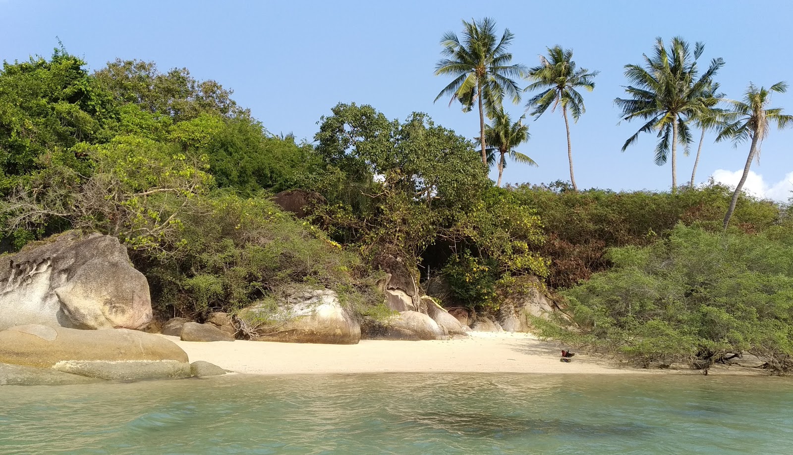 Photo de Lonely Beach situé dans une zone naturelle
