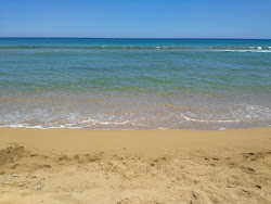 Spiaggia Calabernardo'in fotoğrafı kısmen tatil bölgesi