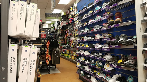 Sporting Goods Store «Big 5», reviews and photos, 3719 E Colorado Blvd, Pasadena, CA 91107, USA