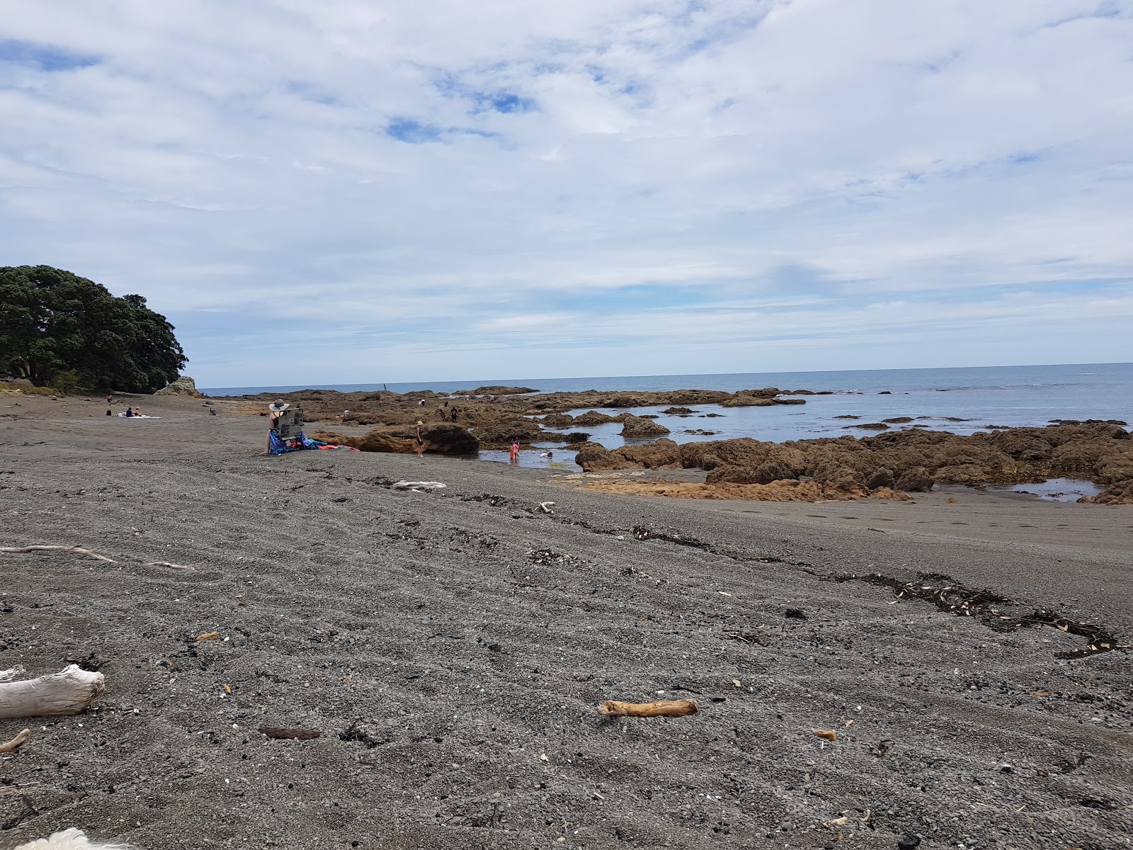 Fotografie cu Te Kaka Beach cu nivelul de curățenie înalt