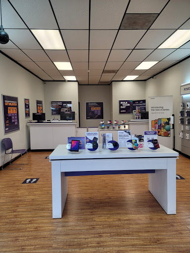 Cell Phone Store «MetroPCS Authorized Dealer», reviews and photos, 1191 Magnolia Ave, Corona, CA 92879, USA