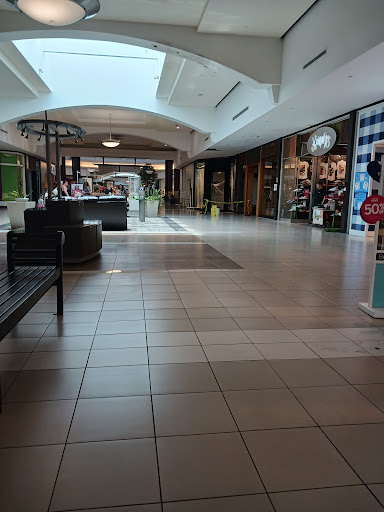 Shopping Mall «Charlottesville Fashion Square», reviews and photos, 1600 Rio Rd E, Charlottesville, VA 22901, USA