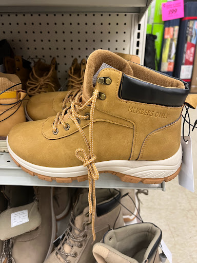 Discount Store «Bargain Hunt», reviews and photos, 924 N Mulberry St #110, Elizabethtown, KY 42701, USA