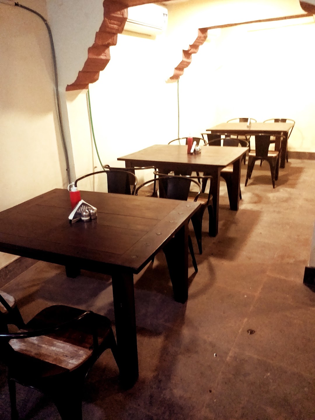 The Vintage Café And Lounge