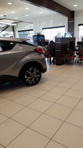 Toyota Dealer «Doxon Toyota of Auburn», reviews and photos, 3405 Auburn Way N, Auburn, WA 98002, USA