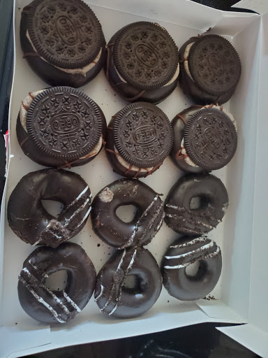 Bakery «Krispy Kreme Doughnuts», reviews and photos, 1984 W Main St, Mesa, AZ 85201, USA