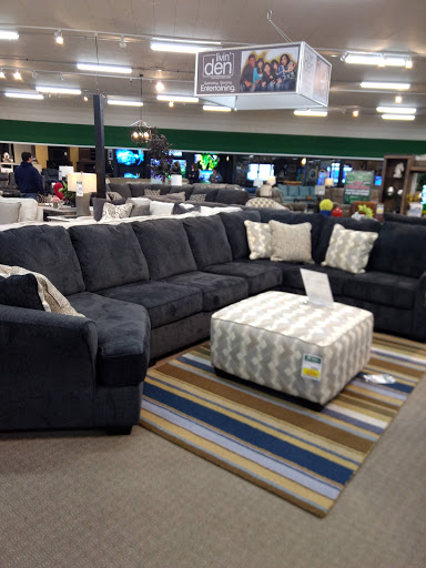 Furniture Store «Furniture On Consignment», reviews and photos, 4506 E 13th St N, Wichita, KS 67208, USA