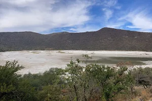 Crater El Rincón de Parangueo image