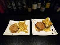 Hamburger du Restaurant 𝐋𝐚 𝐓𝐚𝐯𝐞𝐫𝐧𝐞 𝐌𝐞𝐭𝐳 𝑇𝑎𝑏𝑙𝑒 𝑑𝑒 𝐶𝑎𝑟𝑎𝑐𝑡è𝑟𝑒 à Metz - n°9