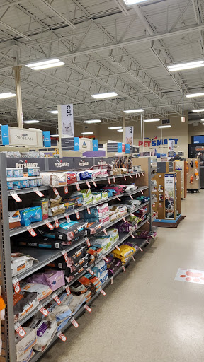 Pet Supply Store «PetSmart», reviews and photos, 2435 Prairie Center Pkwy, Brighton, CO 80601, USA
