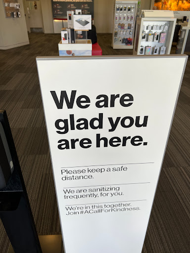 Cell Phone Store «Verizon», reviews and photos, 22000 Dulles Retail Plaza #172, Dulles, VA 20166, USA