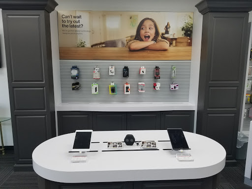 Shopping Mall «Concordia Shopping Center», reviews and photos, 1600 Perrineville Rd, Monroe Township, NJ 08831, USA