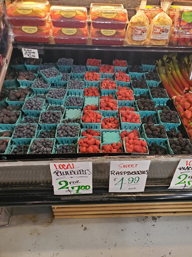 Grocery Store «Top of the Hill Quality Produce», reviews and photos, 5325 NE 4th St, Renton, WA 98059, USA