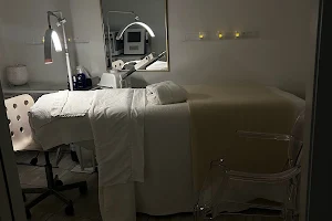 The White Room spa lounge image