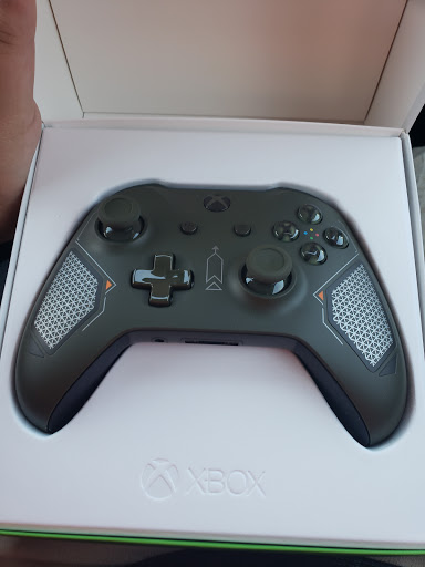 Video Game Store «GameStop», reviews and photos, 7550 W Commercial Blvd, Lauderhill, FL 33319, USA