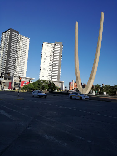 Opiniones de Cajeros Red Brou Nuevo Centro Mini Banco en Montevideo - Centro comercial