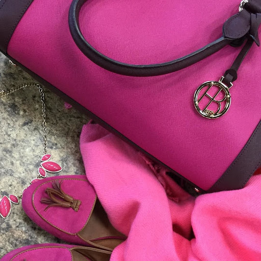 Clothing Store «Clothes Mentor Gahanna», reviews and photos, 5566 N Hamilton Rd, Columbus, OH 43230, USA