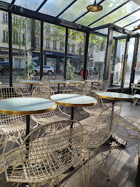Atmosphère du Restaurant servant le petit-déjeuner République of Coffee à Paris - n°4