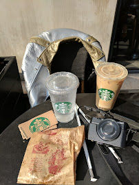 Café du Restaurant servant le petit-déjeuner Starbucks à Paris - n°7