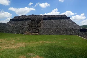 Zona Arqueológica Peralta image
