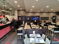 Atmosphère du Restaurant Le Dauphin café à Mont-Saint-Aignan - n°1
