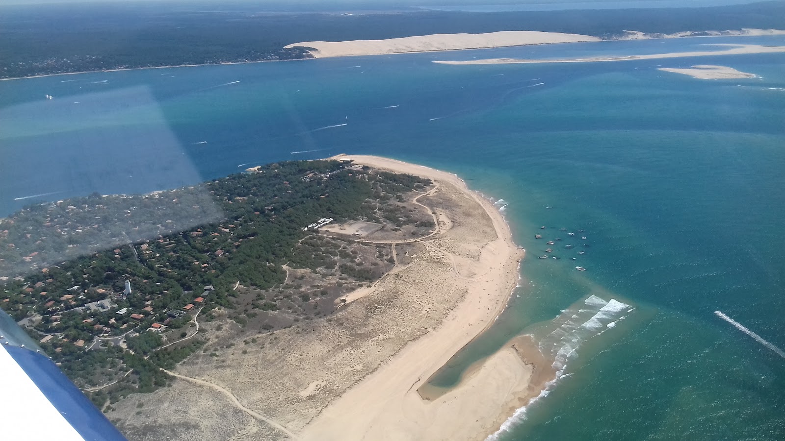 Photo of Pointe du Cap Ferret with long straight shore