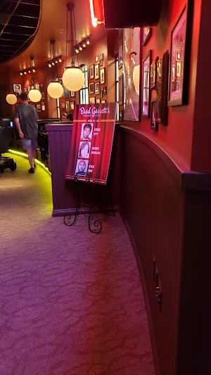 Brad Garretts Comedy Club - photo 8