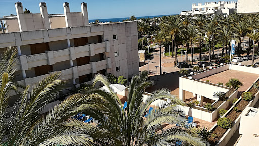 Al Houda Properties - Centro Comercial Le Village, Carr. Istán, KM 1, Oficina 10, 29602 Marbella, Málaga, España