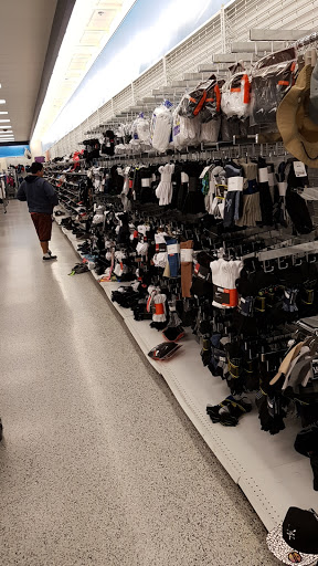 Clothing Store «Ross Dress for Less», reviews and photos, 201 University Oaks Blvd, Round Rock, TX 78664, USA