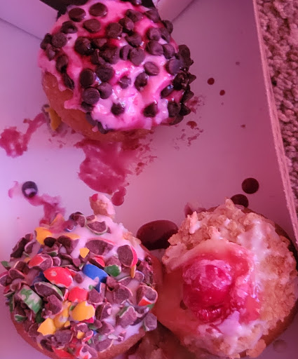 Donut Shop «Peace, Love And Little Donuts Of Green», reviews and photos, 3700 Massillon Rd, Uniontown, OH 44685, USA